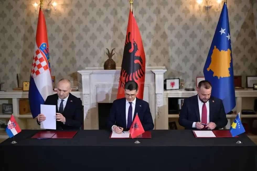 Αλβανία, Κροατία και Κοσσυφοπέδιο υπέγραψαν συμφωνία αμυντικής συνεργασίας