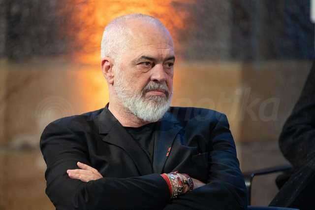 Ο Ράμα αποκρούει την κατακραυγή για πιθανές επενδύσεις που συνδέονται με τον γαμπρό του προέδρου των ΗΠΑ Τραμπ