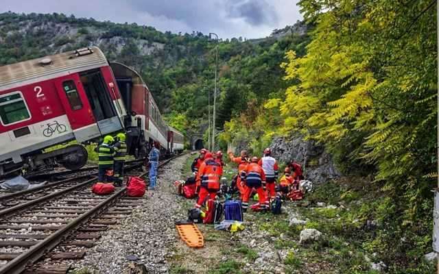 Σλοβακία: Σύγκρουση δύο τρένων κοντά στη Μπρατισλάβα – Αναφορές για τραυματίες