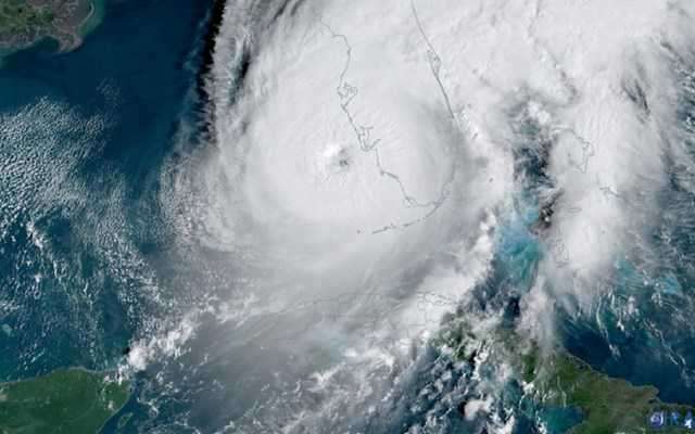 Ο κυκλώνας Μελίσσα έφθασε στη Τζαμάικα