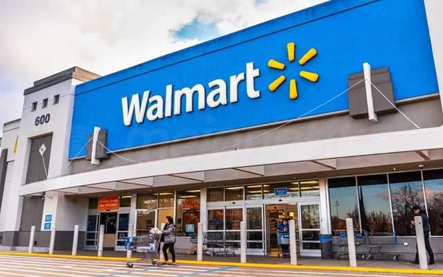 Walmart: Αναβάθμισε ξανά το outlook μετά από ακόμα ένα τρίμηνο υπέρβασης των εκτιμήσεων