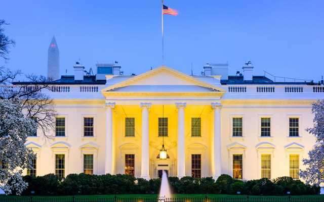 Τα Εθνικά Αρχεία των ΗΠΑ δημοσιοποίησαν τα αρχεία της Αμέλια Ερχαρτ που είχε υποσχεθεί ο Τραμπ