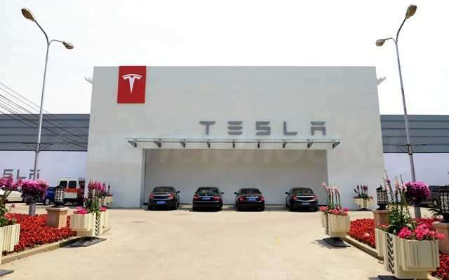 Πόσοι θα απέφευγαν να αγοράσουν Tesla για πολιτικούς λόγους