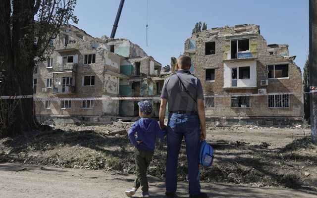 Τρεις νεκροί και 31 τραυματίες σε ρωσική επίθεση στο Κίεβο -  Νέες κυρώσεις κατά της Ρωσίας ζητά ο Ζελένσκι