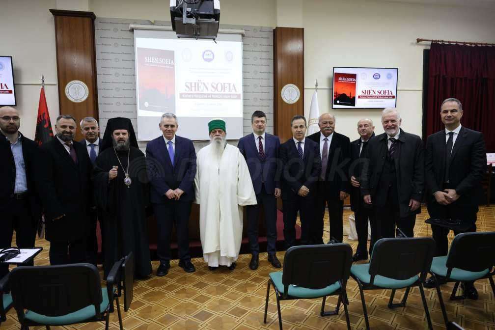 Μ. Χαρακόπουλος με πρόεδρο αλβανικής Βουλής: Στην Αλβανία έχει βαθιές ρίζες η ορθόδοξη παράδοση