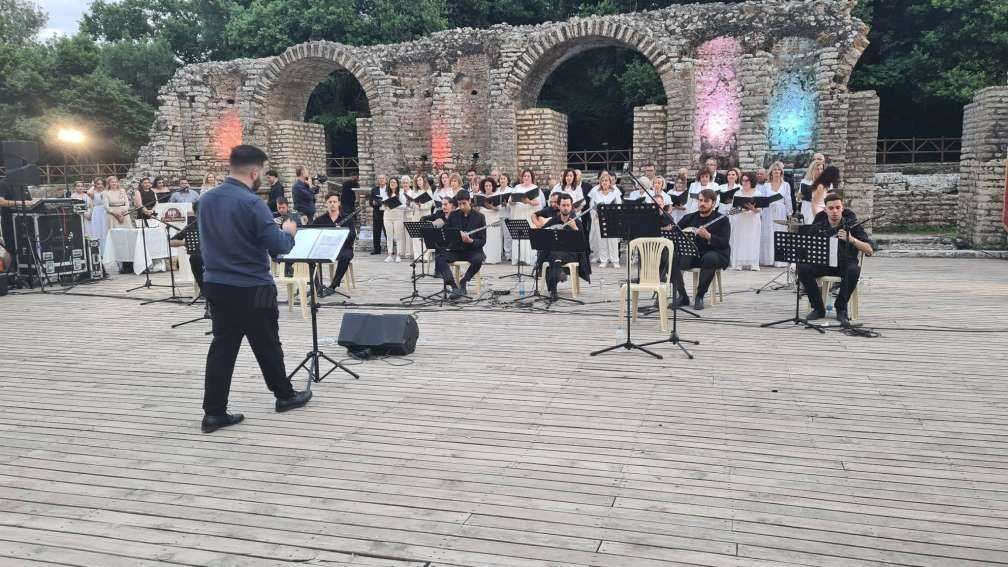 Μουσική Βραδιά Αφιερωμένη στον Μίκη Θεοδωράκη στο Αρχαίο Θέατρο του Βουθρωτό