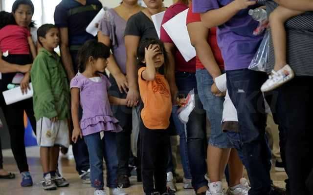 ΗΠΑ: Μετανάστες στάλθηκαν σε φυλακή στο Ελ Σαλβαδόρ - "Φτάσατε στην Κόλαση"