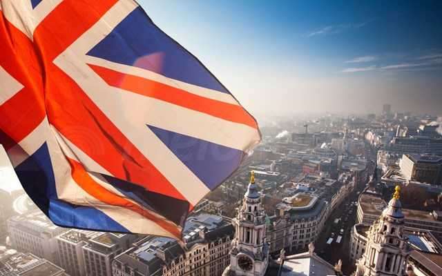 Βρετανία: Η κυβέρνηση χαλαρώνει το νομοσχέδιο για τα δικαιώματα των εργαζομένων μετά από αντιδράσεις των επιχειρήσεων