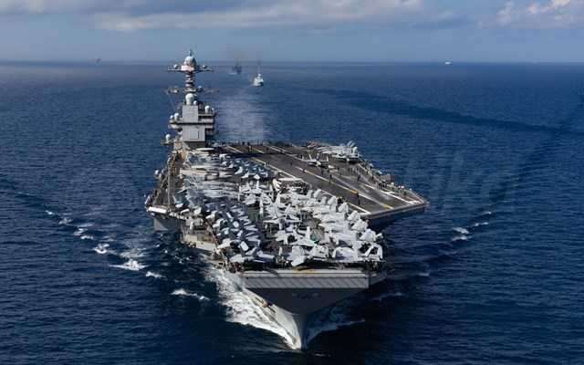 ΗΠΑ: Το αεροπλανοφόρο Gerald Ford έφτασε στα ανοιχτά της Λατινικής Αμερικής - Μαζική ανάπτυξη στρατού στη Βενεζουέλα