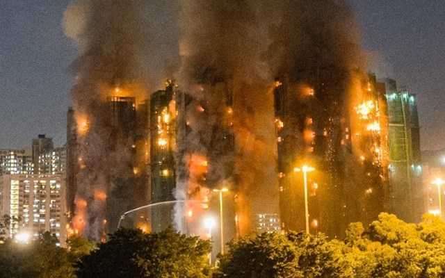 Χονγκ Κονγκ: Στους 128 ανήλθε ο αριθμός των νεκρών από την πυρκαγιά σε συγκρότημα ουρανοξυστών