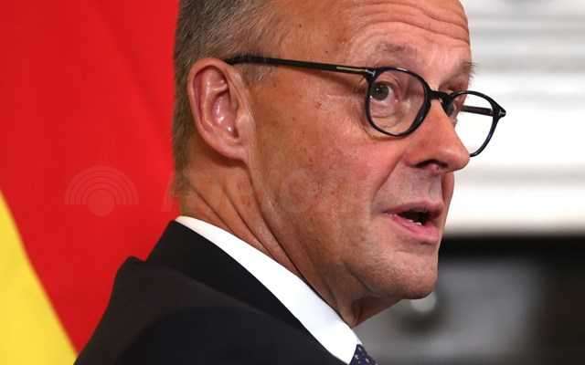 Γερμανία: Ένταση μεταξύ Μερτς και Συνδέσμου Εργοδοτών	- "Θέλουμε καγκελάριο Ανάπτυξης, όχι μόνο Εξωτερικών"