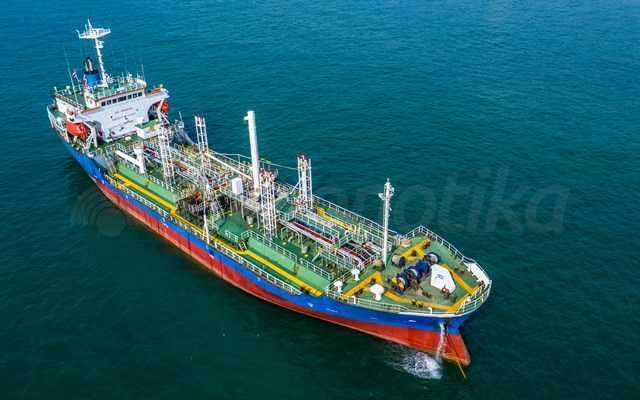 Επίθεση από 15 σκάφη σε πλοίο ανοικτά της Υεμένης