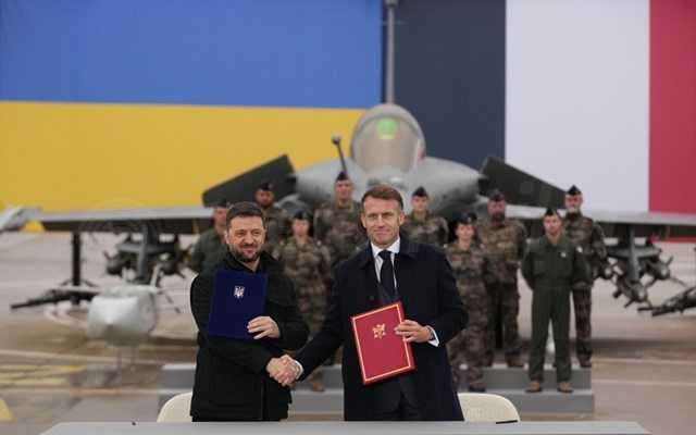 Συνάντηση Μακρόν - Ζελένσκι για την υπογραφή "ιστορικής" εξοπλιστικής συμφωνίας