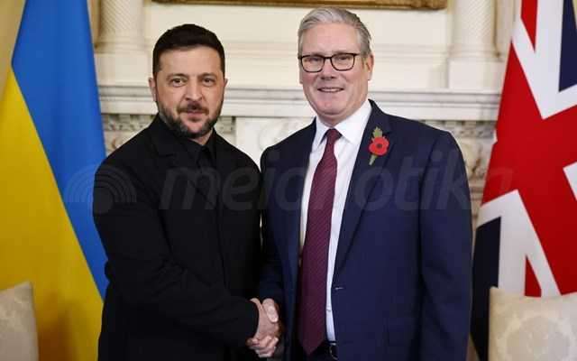 Στο Λονδίνο ο Ζελένσκι για συνάντηση κορυφής με Μακρόν, Στάρμερ, Μερτς, με φόντο το σχέδιο ειρήνευσης του Τραμπ