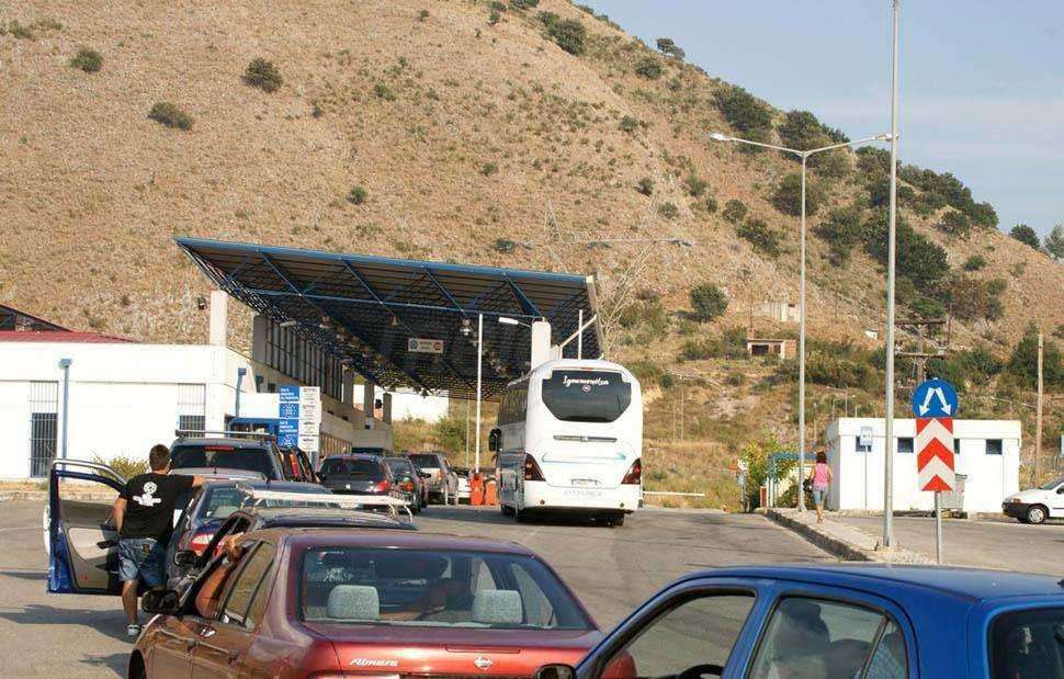 Συνεχίζονται οι συλλήψεις για δωροδοκία τελωνειακών στο Μαυρομάτι